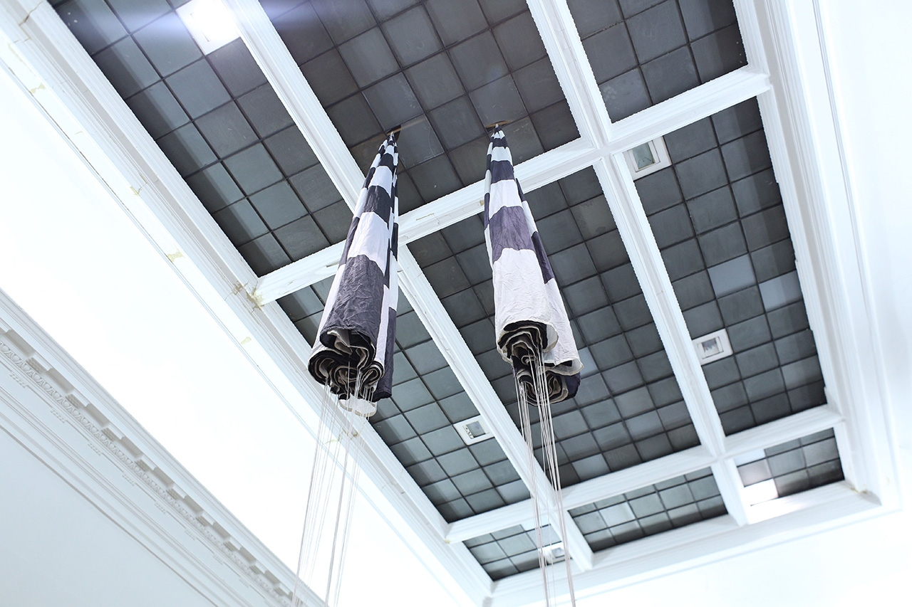 Kicsiny Balázs: Végleges kibékülés, 2018. Installáció részlete. / Balázs Kicsiny: Final Reconciliation, 2018. Installation excerpt.