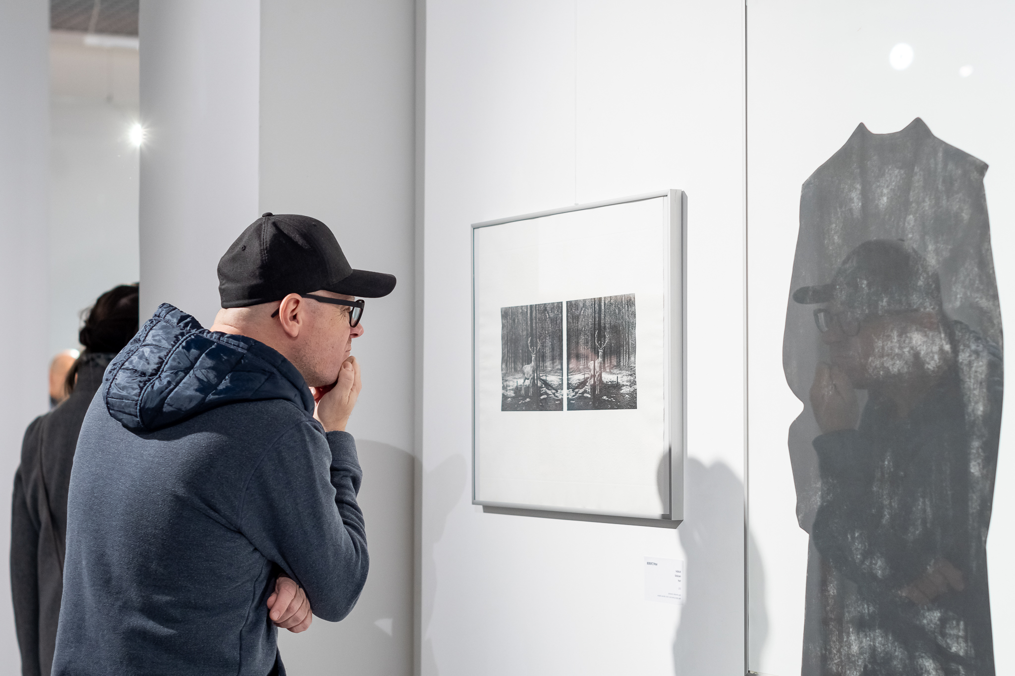 Az elmúlt évtizedek magyar grafikai látképét mutatja be az EMŰK-ben megnyílt kiállítás