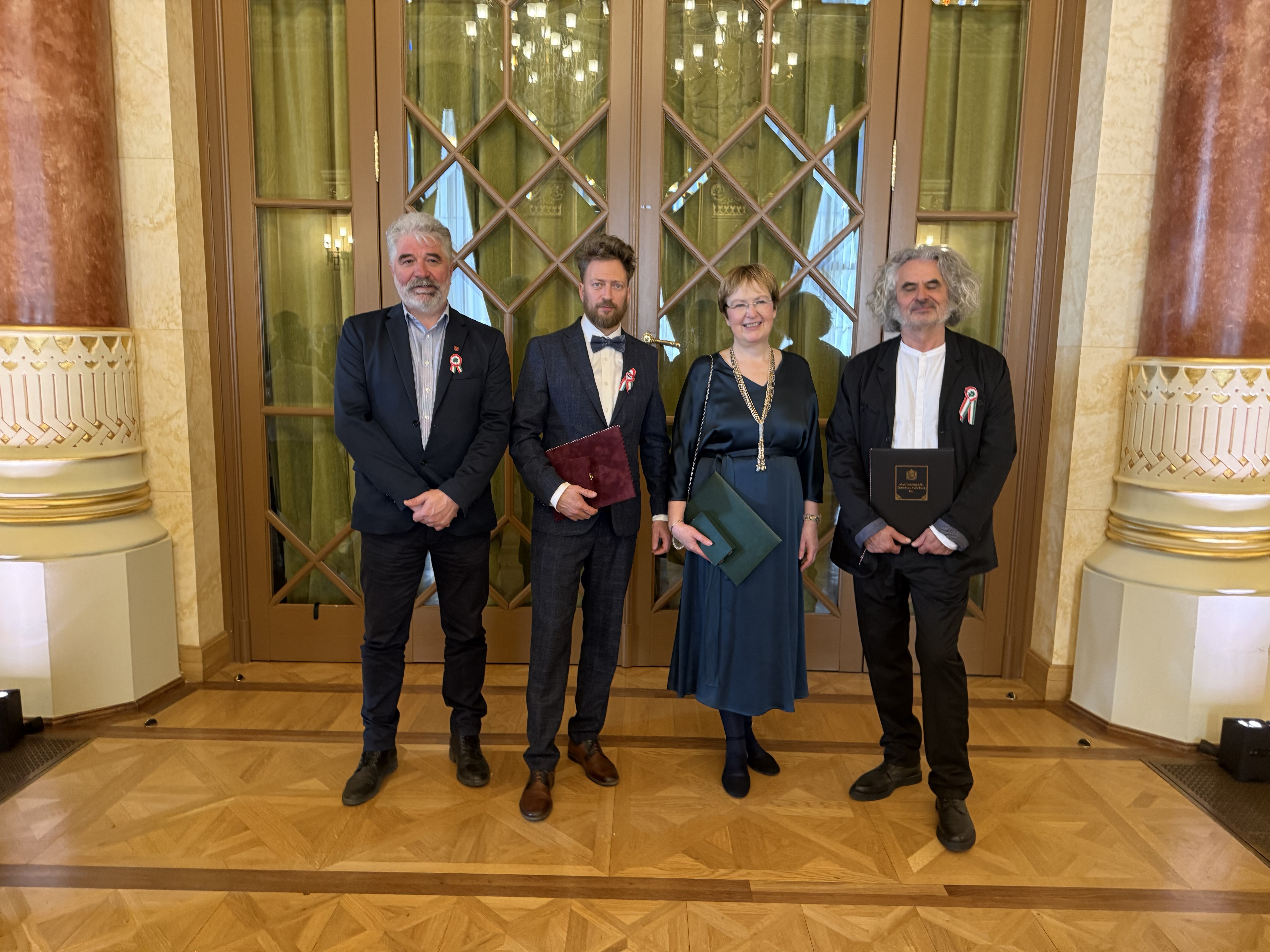 Állami kitüntetéseket vettek át a Magyar Képzőművészeti Egyetem oktatói és alumnusai