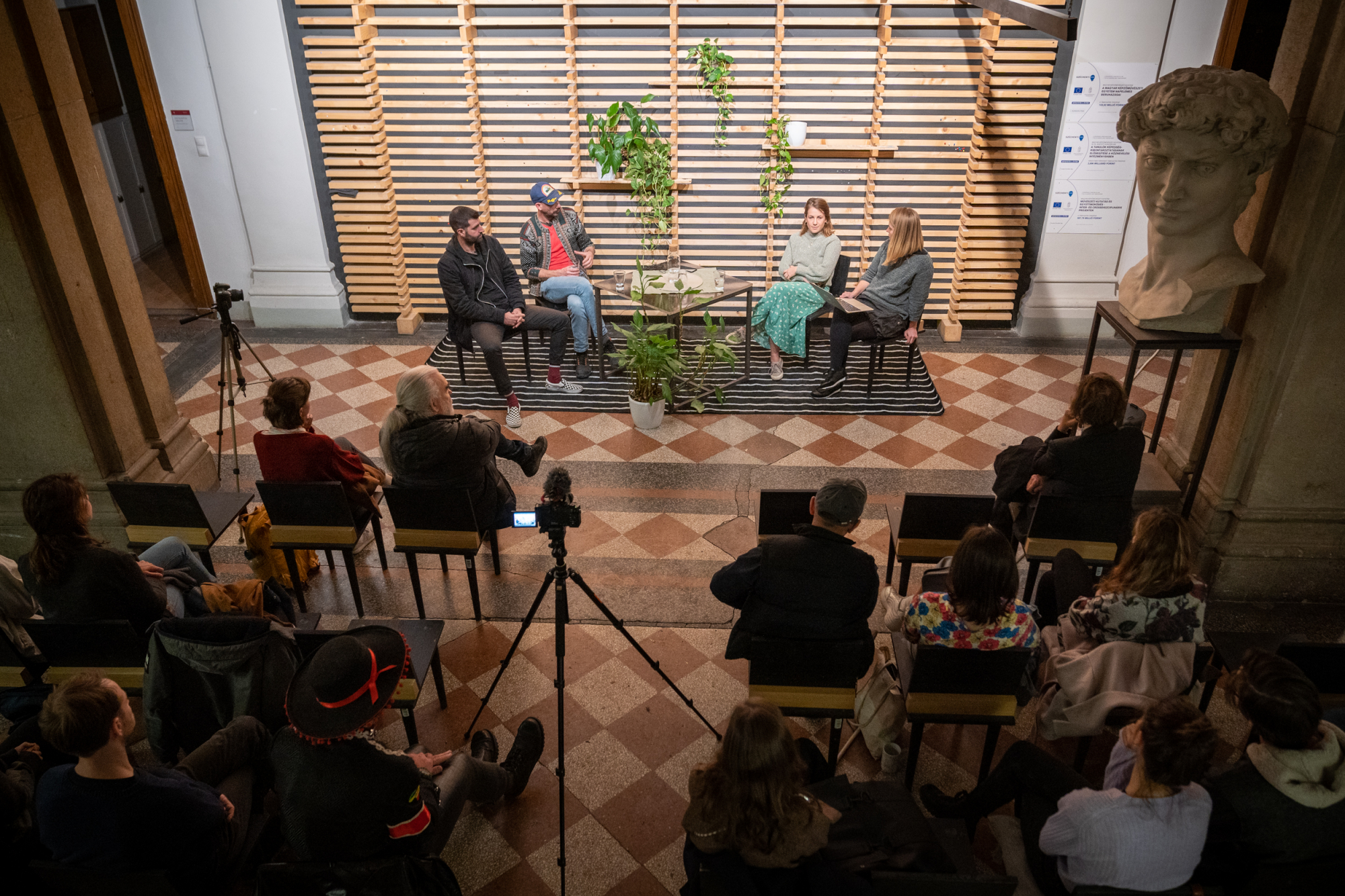 Kortárs művészetelméleti és kurátori ismeretek mesterképzés