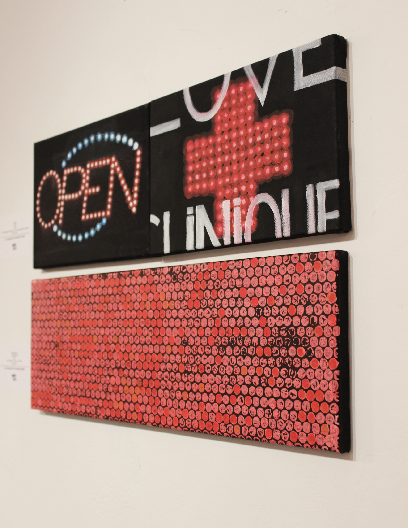 Kiállításrészlet LED inspirációs képeimmel a Klauzál 13 Galériában, a ZAWAR Collective Raw/Nyers című kiállításán