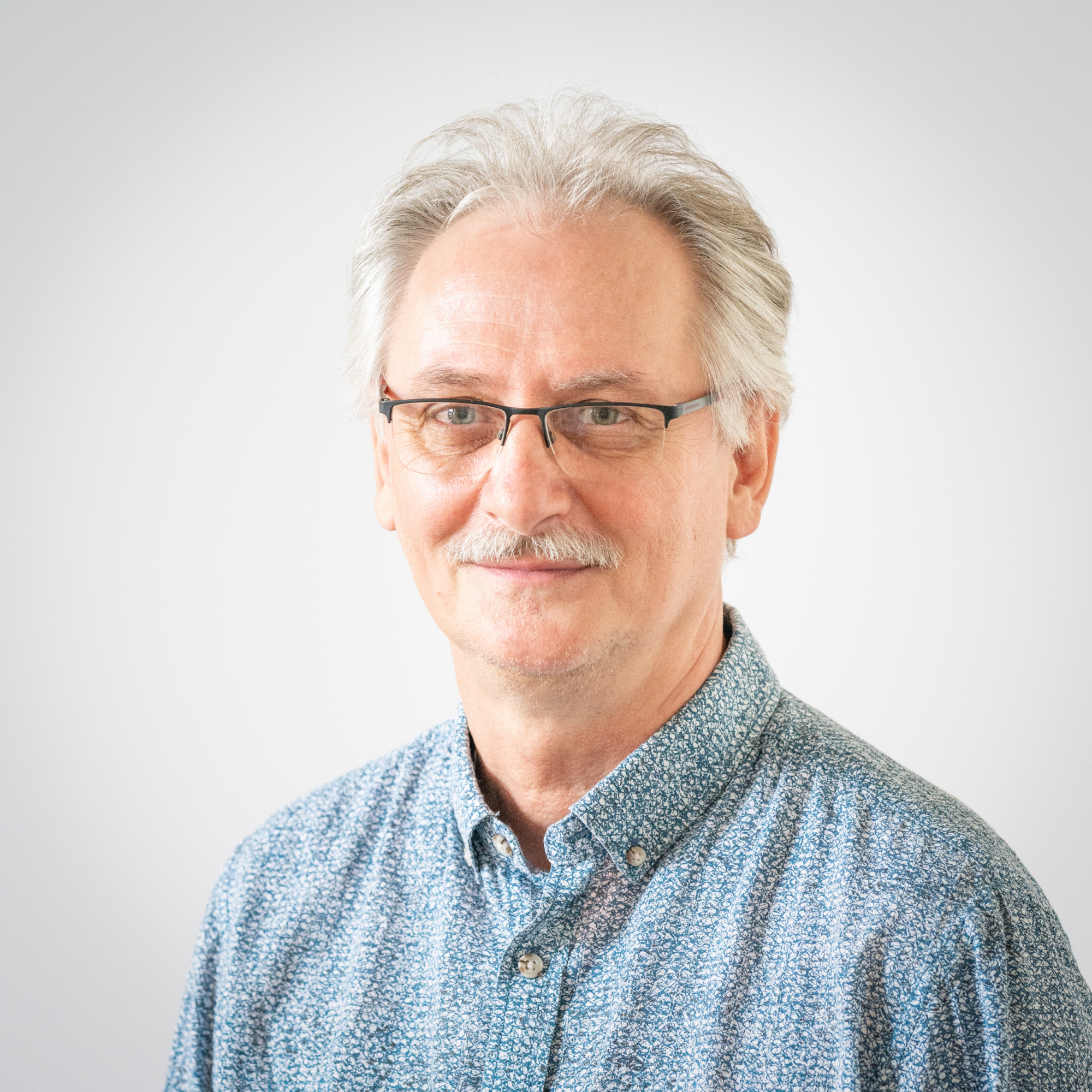 Magyar Arany Érdemkeresztet kapott Auth Attila, a Képzőművészeti Egyetem tanszékvezetője